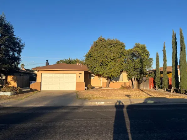 2524 Lind Ave, Clovis, CA 93612