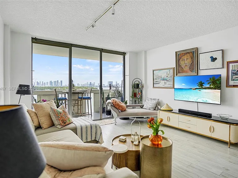 800 West Ave #921 — Photo 5