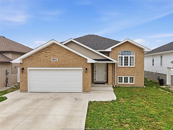 2nd image of 1157 Aspen Ridge Cres