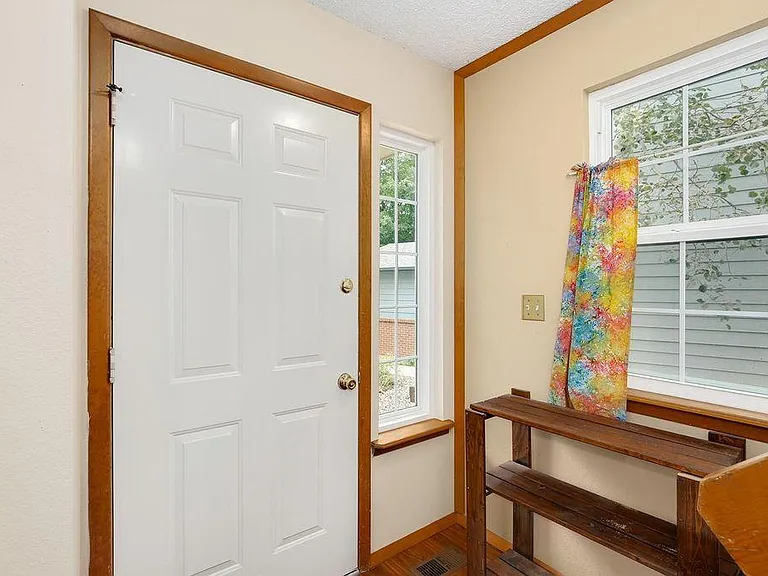 1087 Artemis Cir — Photo 17