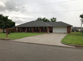 720 N Vernon Ave, Hinton, OK 73047