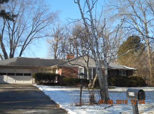 9119 N Pelham Pkwy, Bayside, WI 53217