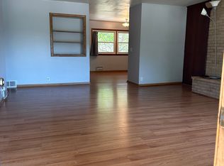 723 Valley View Rd, Saint Peter, MN 56082