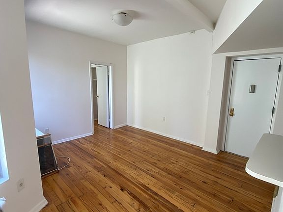 4th image of 308 E 78th St #5W