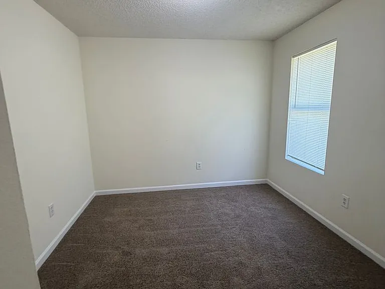 2929 Wakefield Ct — Photo 4