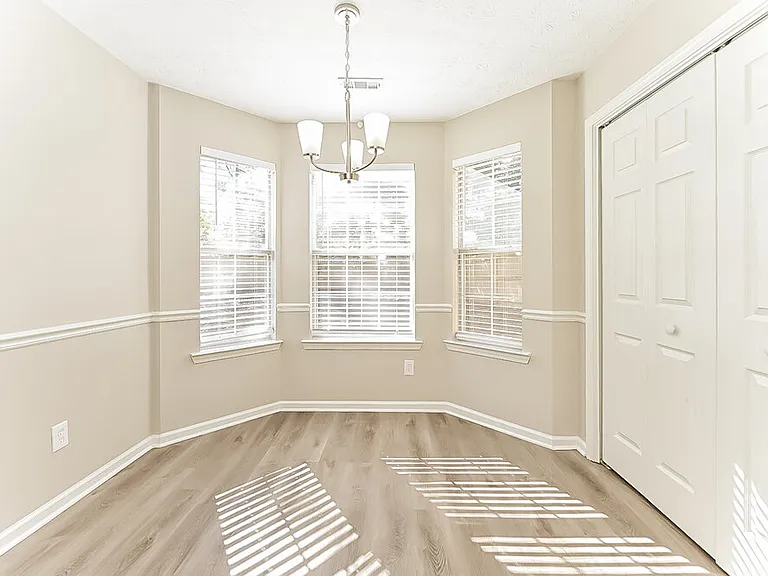 210 Coldsprings Ct — Photo 4
