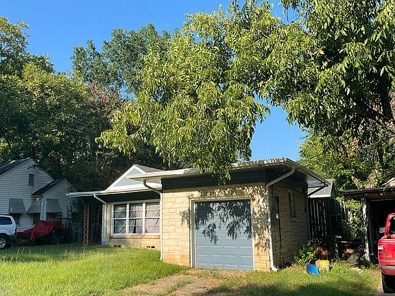 2nd image of 641 23rd St SE