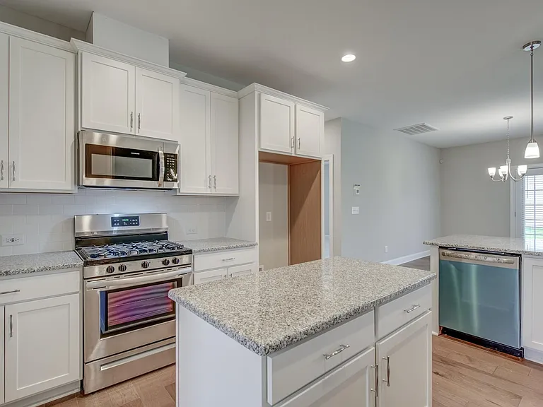 60 Kingsly Dr — Photo 16
