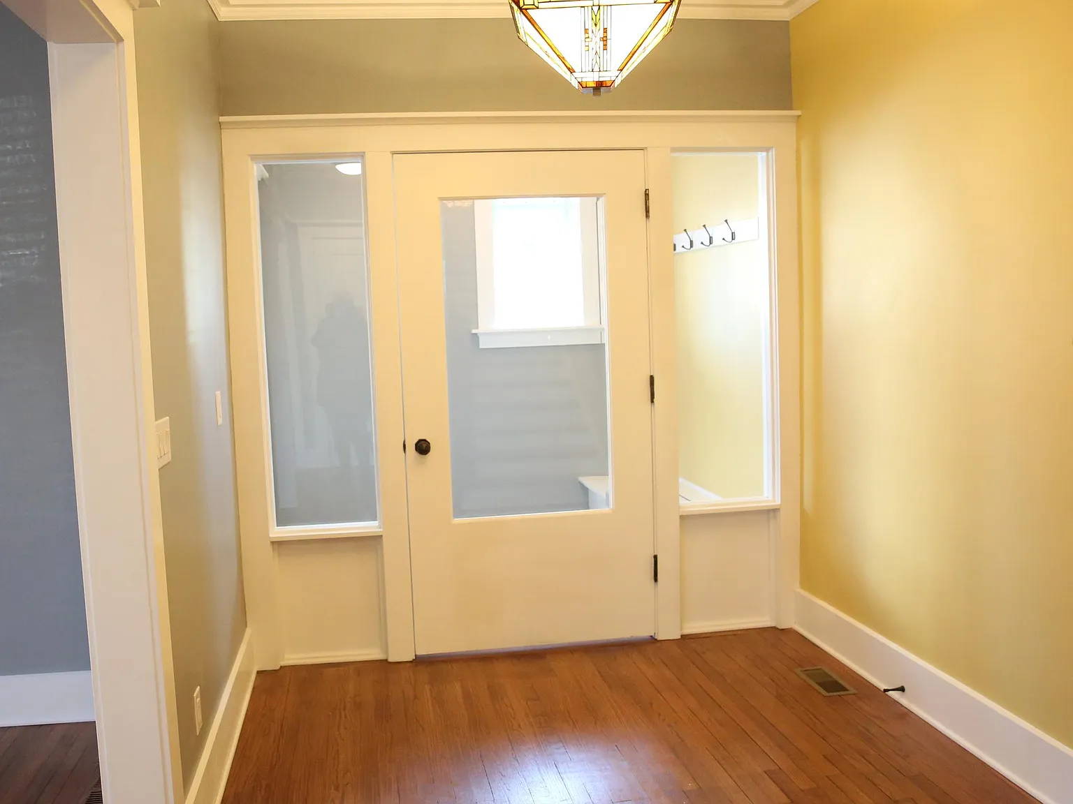 4 bed, 3.5 bath, 2392 sqft, $2,650 — Photo 3
