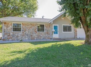 6001 Berry Ln, Evansville, IN 47710