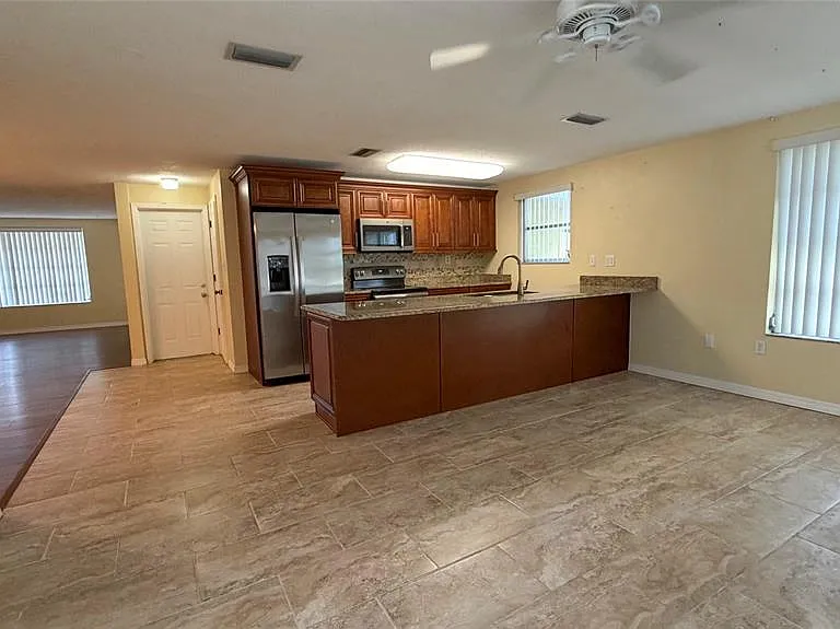 7621 Rosewood Dr — Photo 7