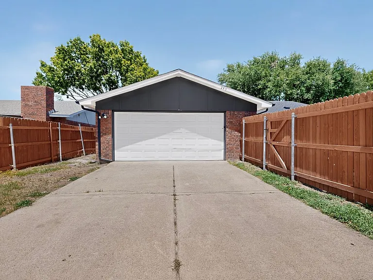 243 Woodhurst Dr — Photo 47