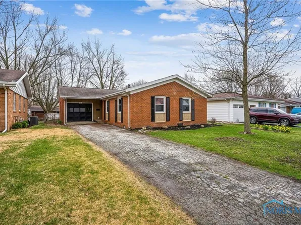 421 Edinborough Dr, Findlay, OH 45840