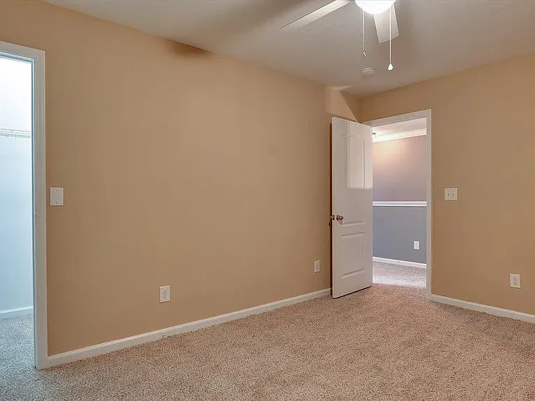 756 Keyes Dr — Photo 17