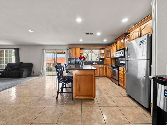 3rd image of 2255 Ingrid Ave