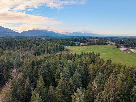 2nd image of 987 Pratt Rd