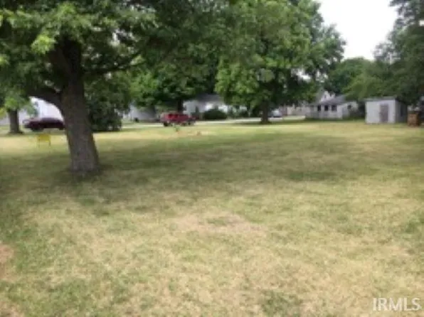 414 W Capitol St, Flora, IN 46929