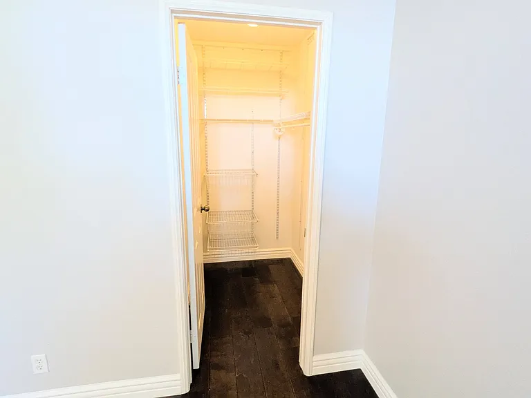 1401 University Cir — Photo 31