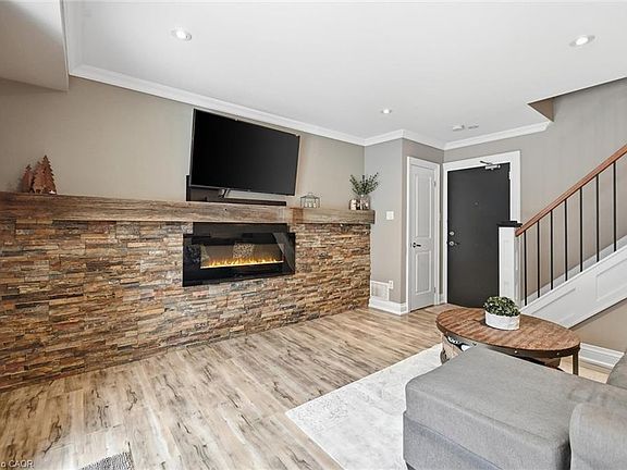 5th image of 469 Claridge Rd #6