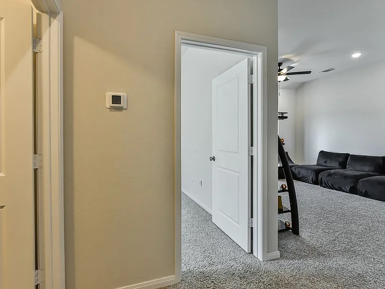 6306 Golden Gate Dr — Photo 25