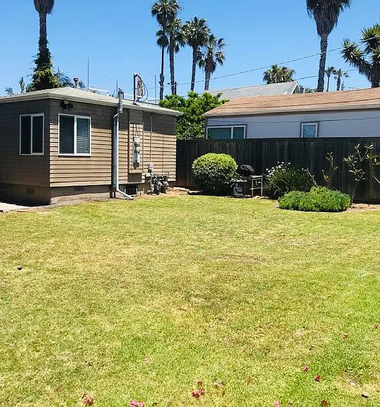 4755 Newport Ave — Photo 4