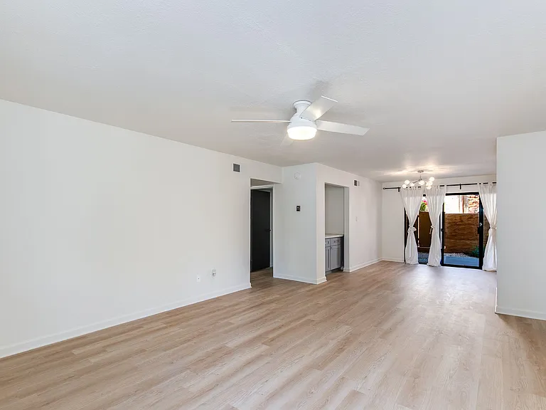 4950 N Miller Rd #116 — Photo 9