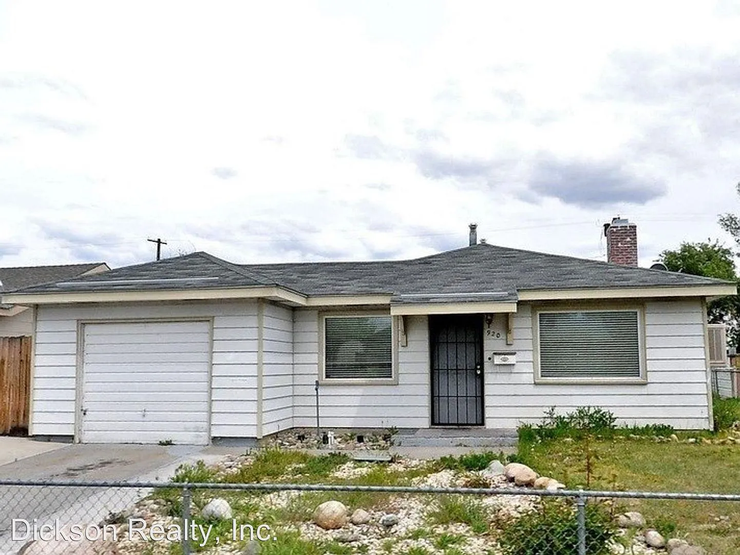 920 Melrose Dr photo 1