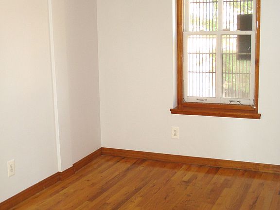 5th image of 434 Waverly Ave #3
