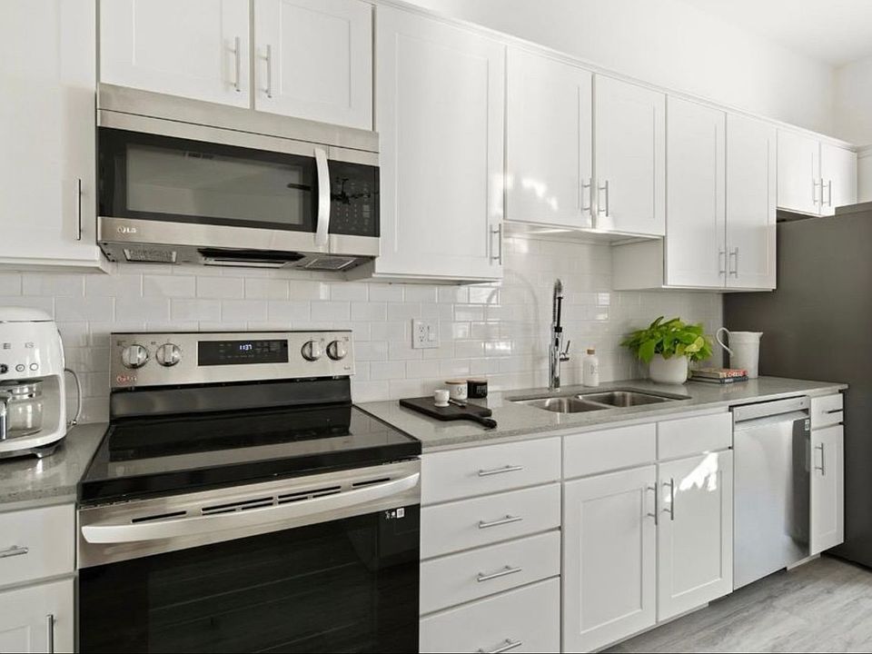 1st image of 3233 N 37th St #113