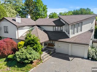 22 Laurence Ct, Closter, NJ 07624