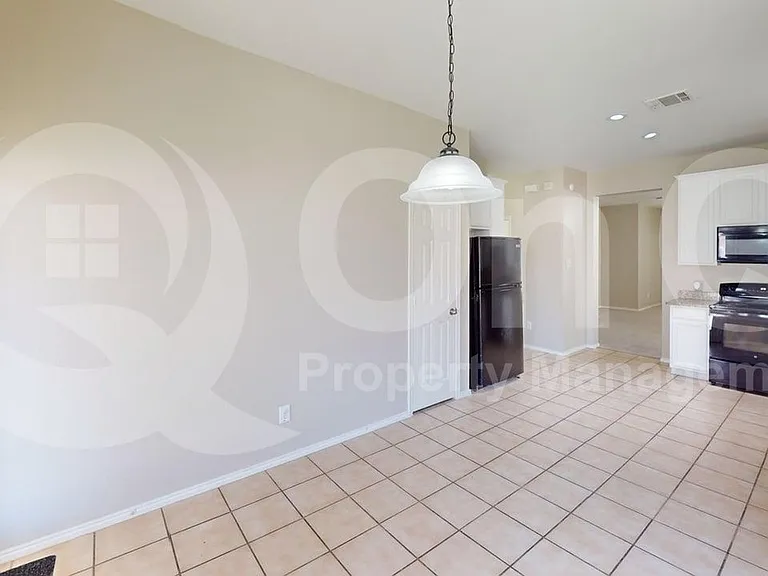 10301 Waterbury Dr — Photo 7