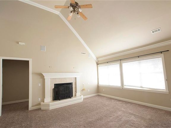 5th image of 2302 N Thistle Dr