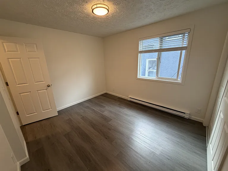 1119 W 11th Ave #7 — Photo 4