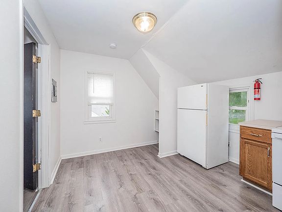 5th image of 229 Union St #B
