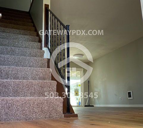 4th image of 1031 NE Cowls St APT 2