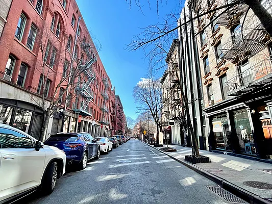 Rented by Compass | media 42