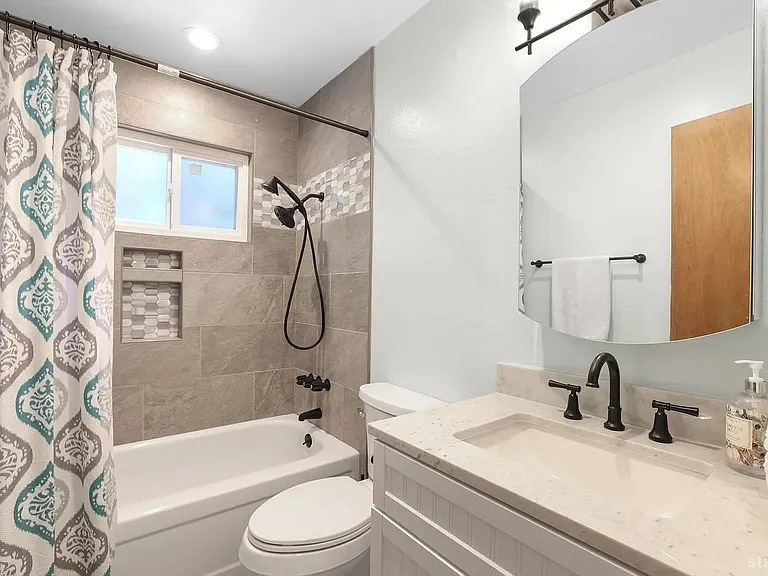 1843 Brule St — Photo 10