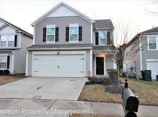 858 Plaza Walk Dr, Charlotte, NC 28215