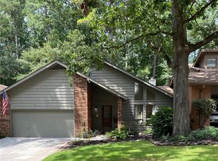 800 Cruise Ct, Roswell, GA 30076