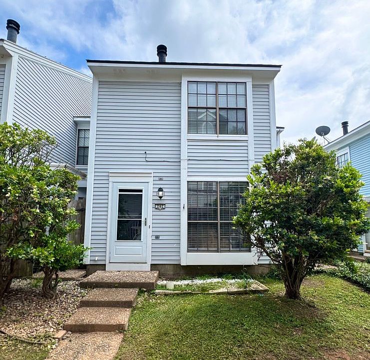 1st image of 262 Settlers Park Dr