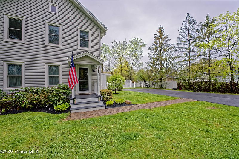 3rd image of 251 Brandle Road