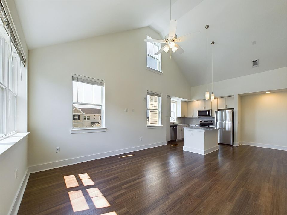 1st image of 775 Victory Ln #7-201