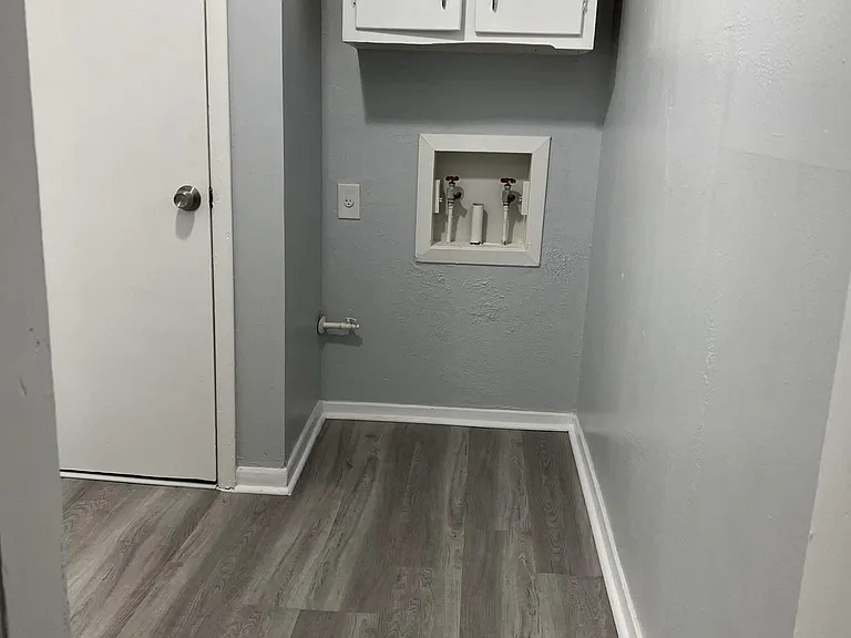 2503 Tolosa Dr — Photo 2