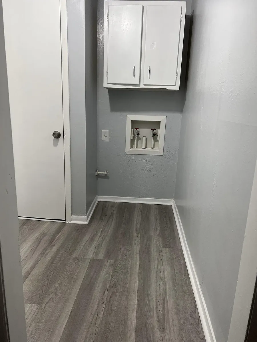 Building Photo - 2503 Tolosa Dr