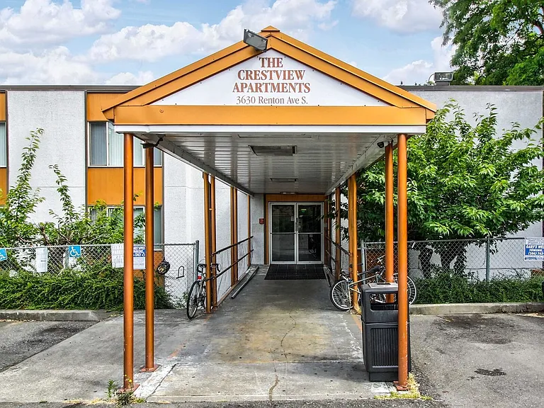 Crestview — Photo 9