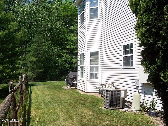 2nd image of 61 Maywood Run