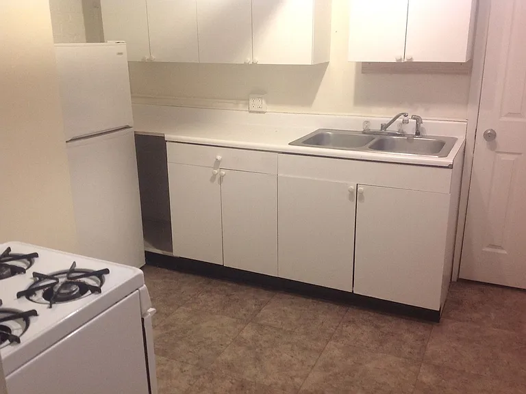 4215 Grand Ave — Photo 3