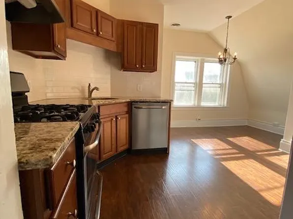 11 Bank Ave, Riverton, NJ 08077