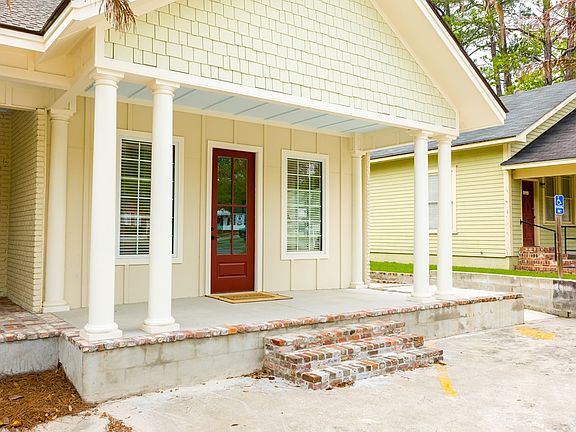 2nd image of 720 S Main St