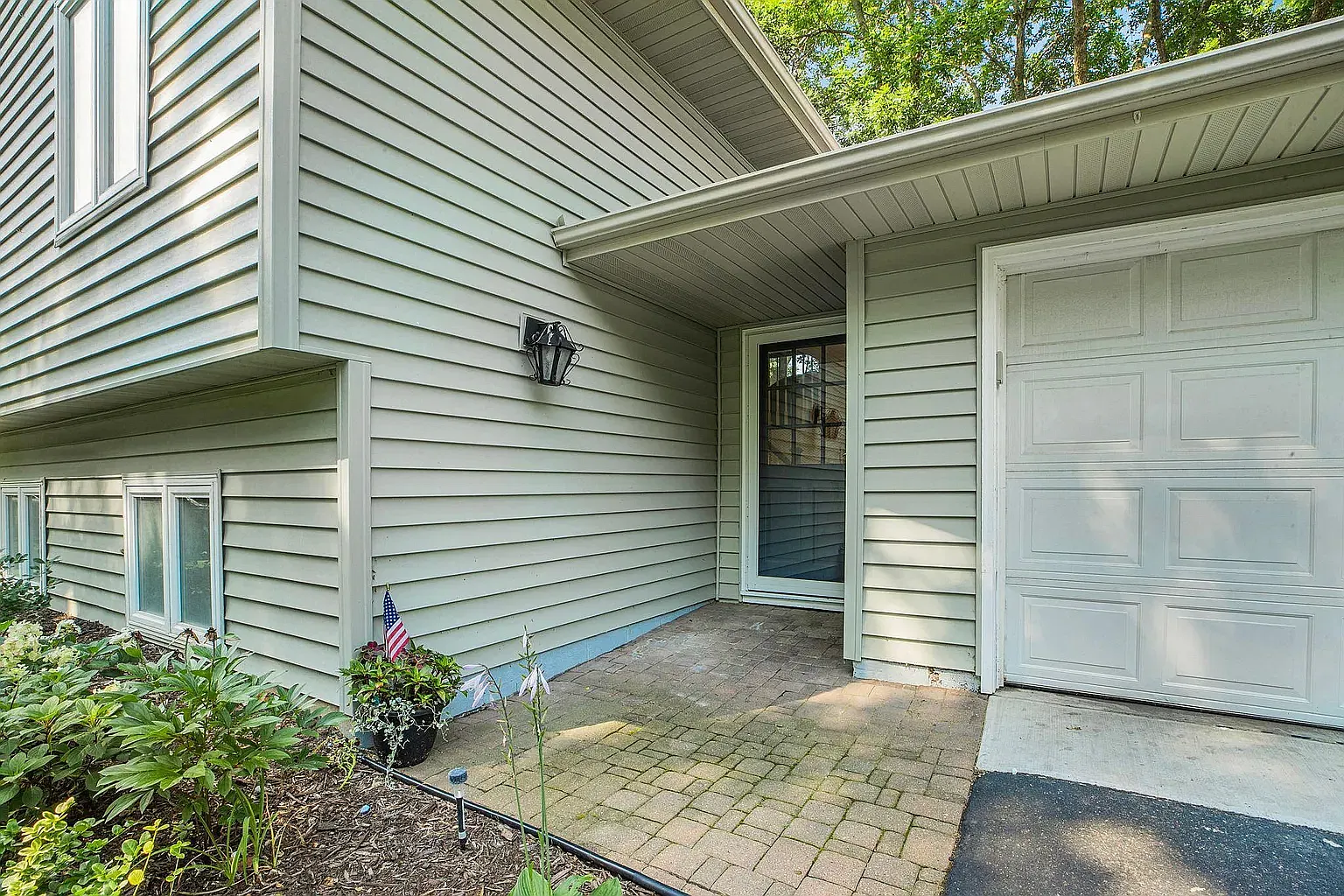 3 bed, 1554 sqft, $2,600 — Photo 4